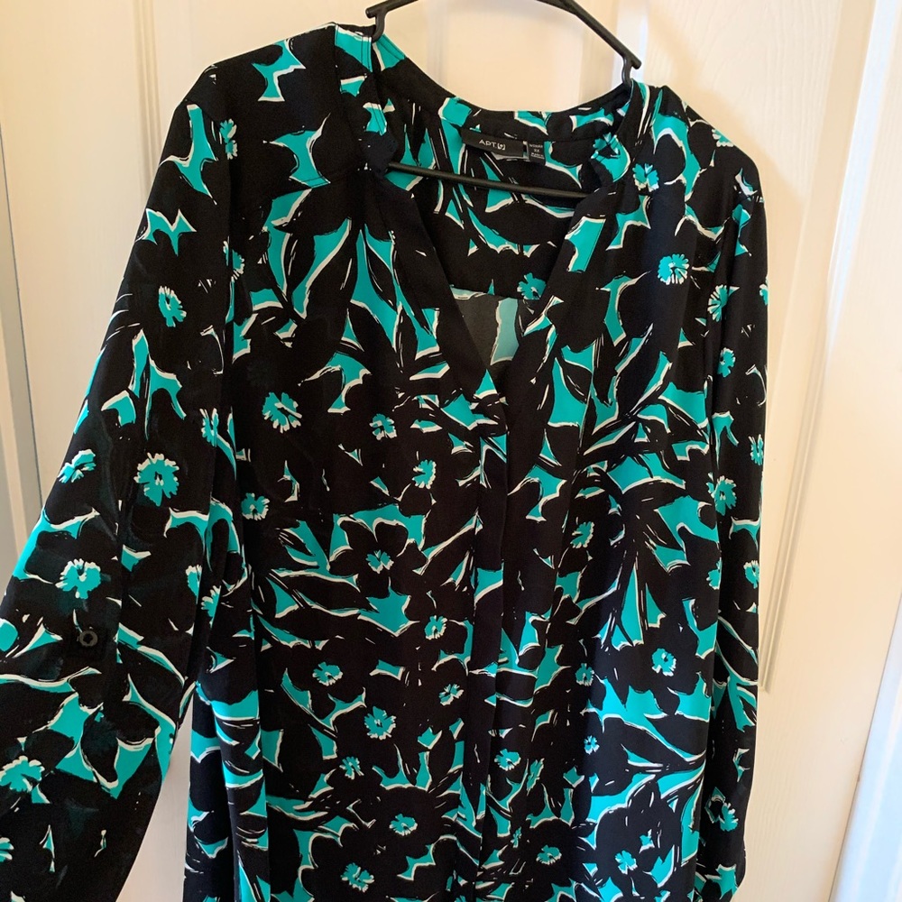 Button up black & Green blouse